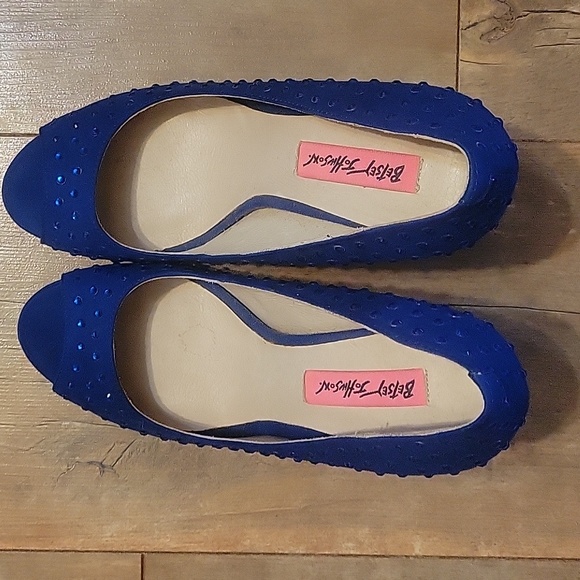 Womans "Betsey Johnson", Blue with blue Rhinestones, High heels size 7.5 - Picture 4 of 4